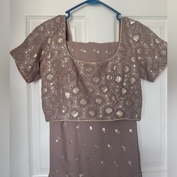 Grey/light brownish saree set - Picture 4 of 8